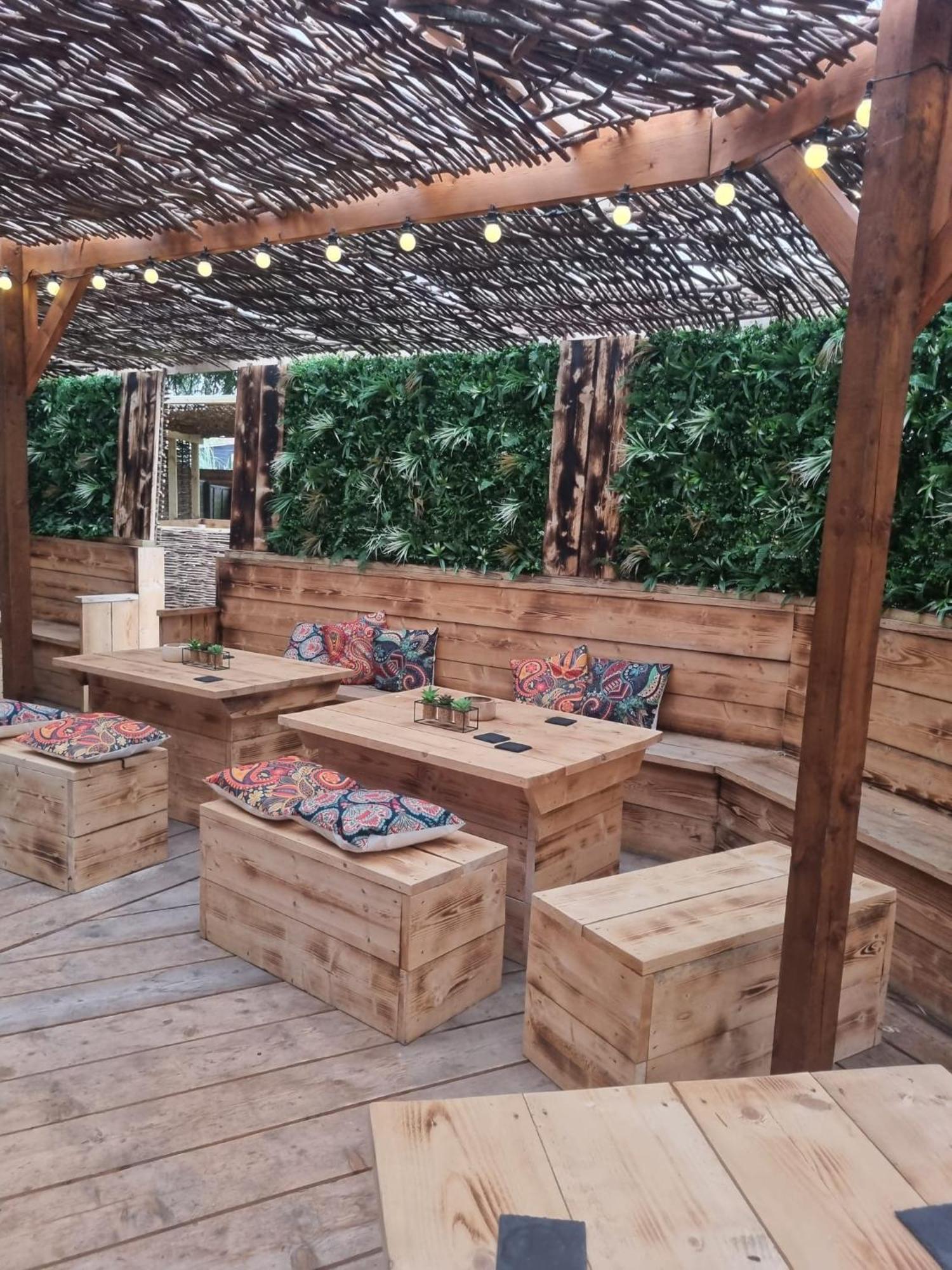 Black Bull Retreat, Barmston With Private Hot Tubs Driffield Buitenkant foto