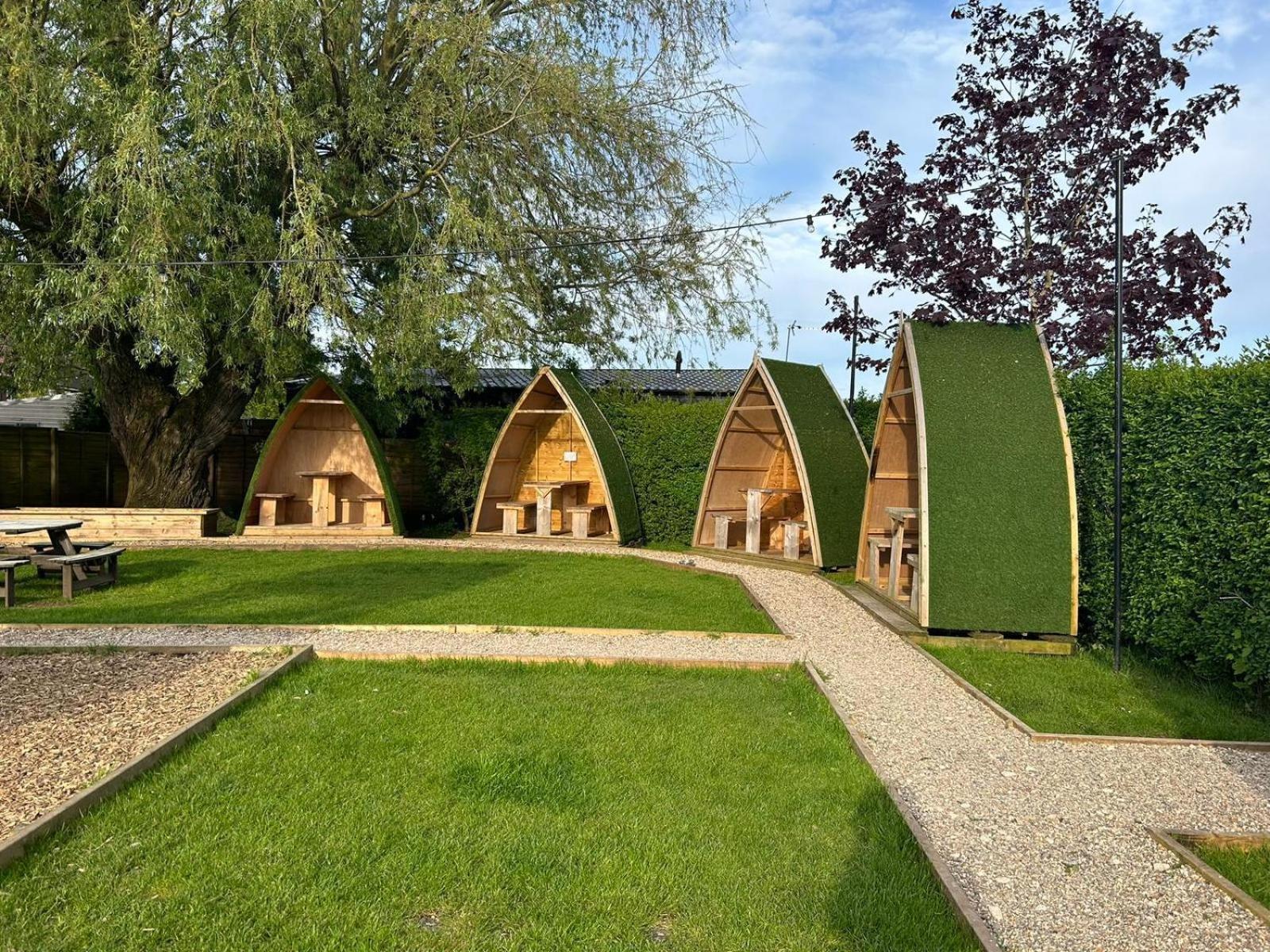 Black Bull Retreat, Barmston With Private Hot Tubs Driffield Buitenkant foto