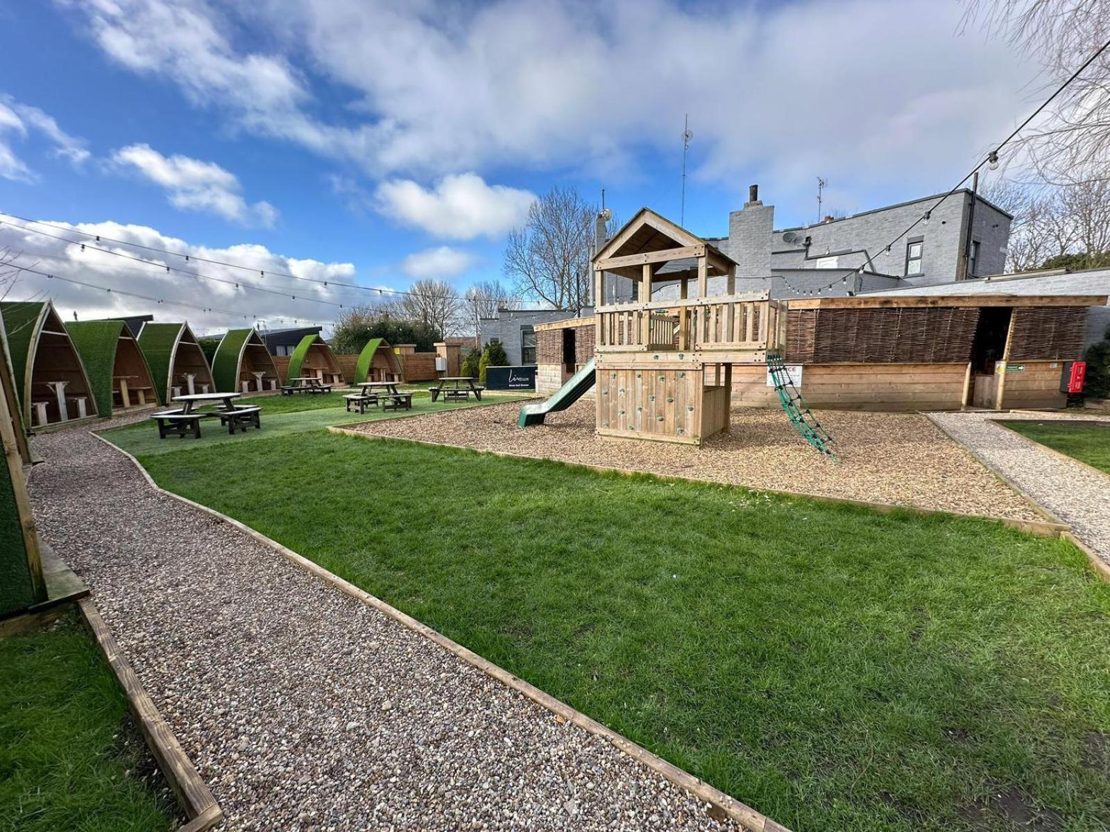 Black Bull Retreat, Barmston With Private Hot Tubs Driffield Buitenkant foto
